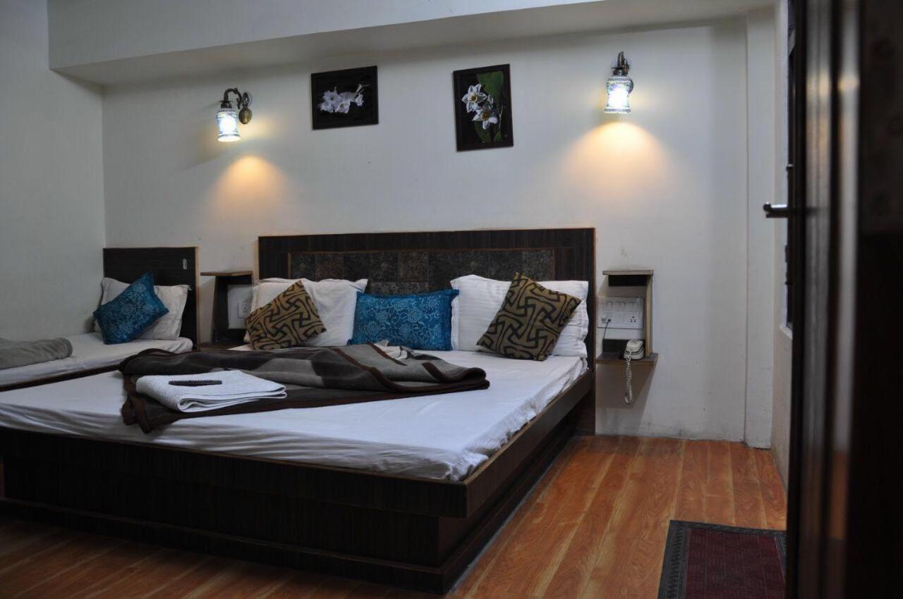 Hotel Ahuja Nainital Exterior photo